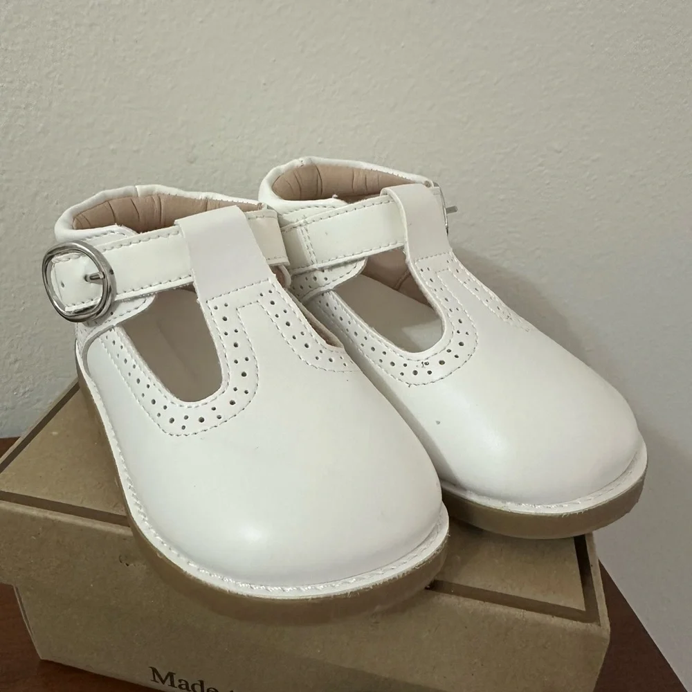 Amazon Essentials White T-Strap Mary Jane Shoes for Kids